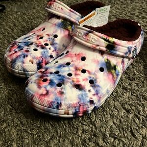 New Never Worn Multi Color Lined Crocs M10 W12